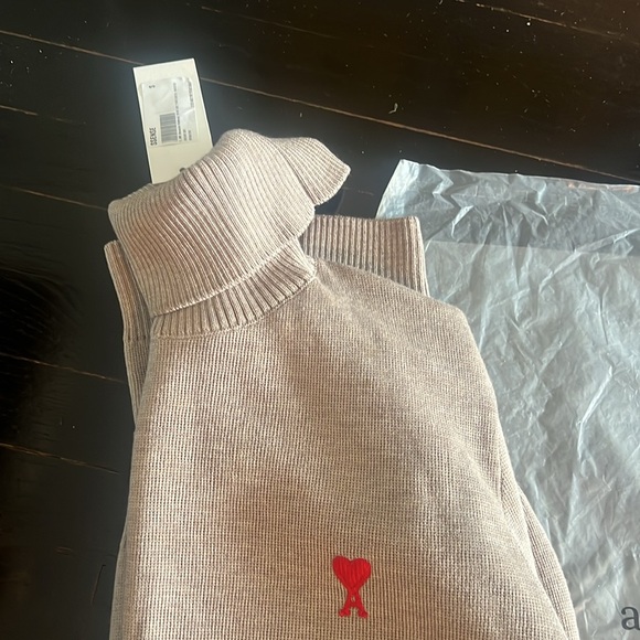 NEW W/ TAGS AMI Beige Ami Turtleneck - Picture 7 of 8
